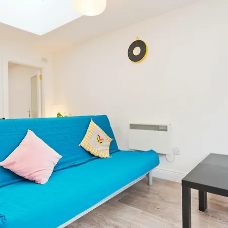 Apartment Quiet, Cosy, Modern Apt Dublin