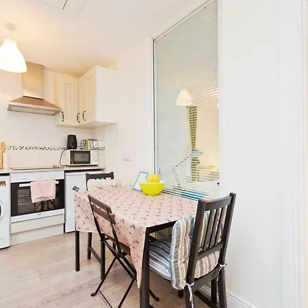 Quiet, Cosy, Modern Apt Apartment Dublin
