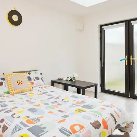 Apartment Quiet, Cosy, Modern Apt Dublin