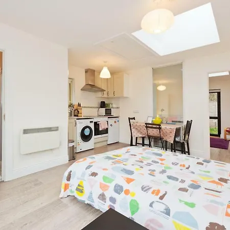 Apartment Quiet, Cosy, Modern Apt Dublin